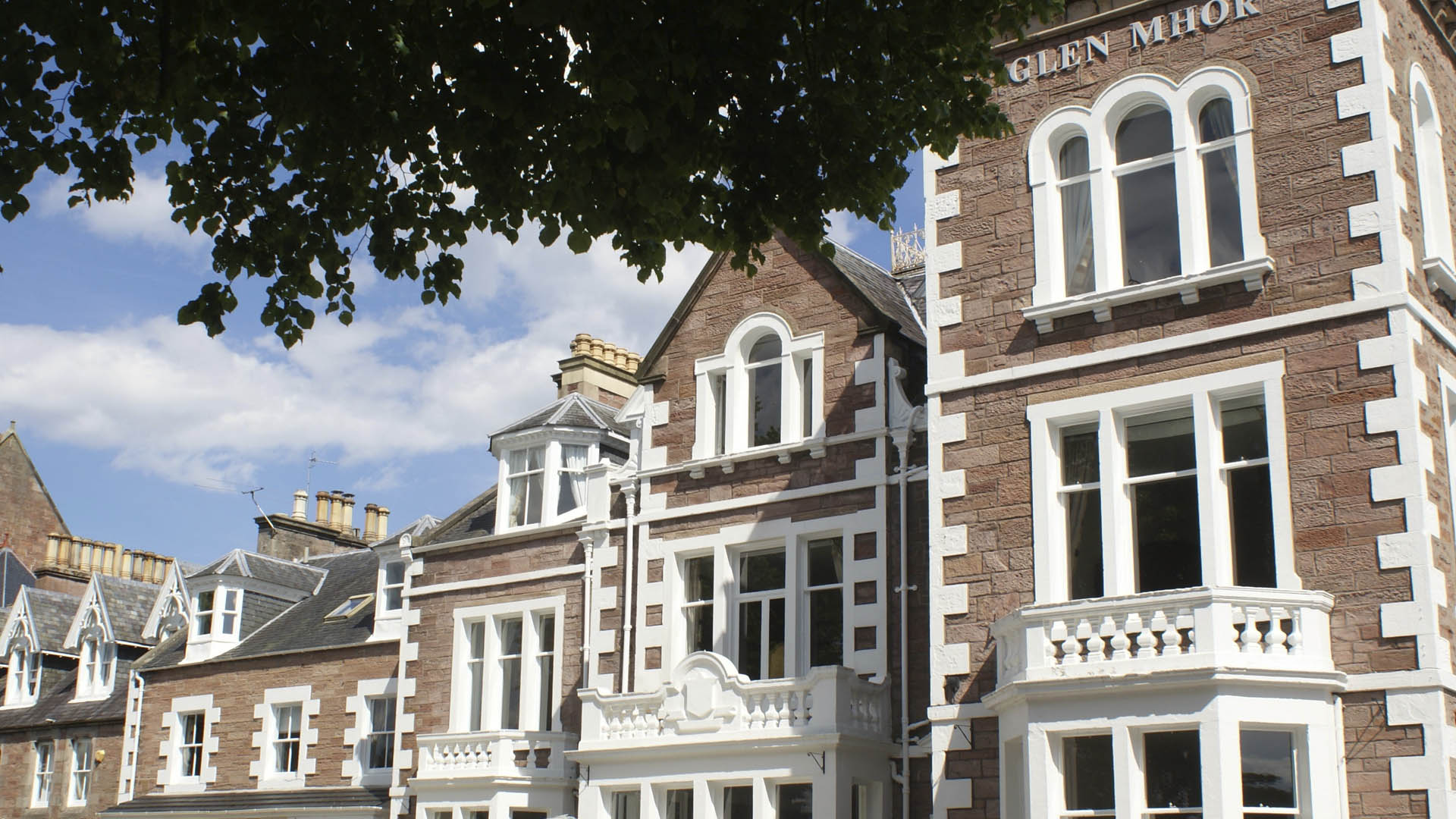 Photo Glen Mhor Hotel exterior 