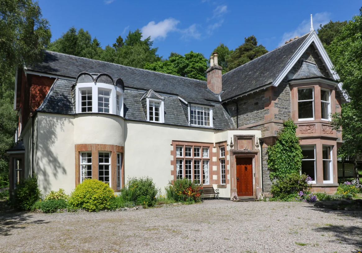 Bearnock Lodge