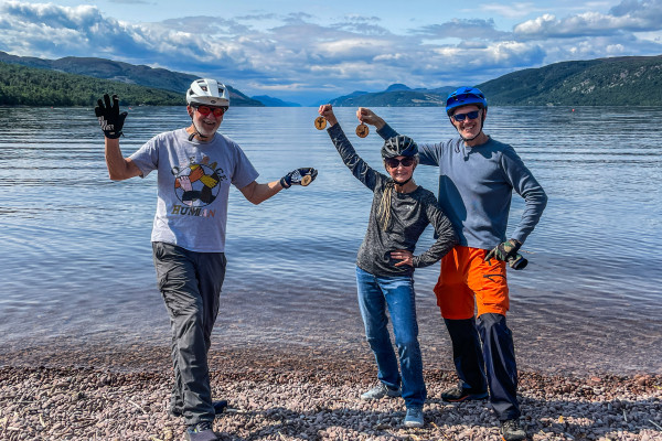Loch Ness cyclists
